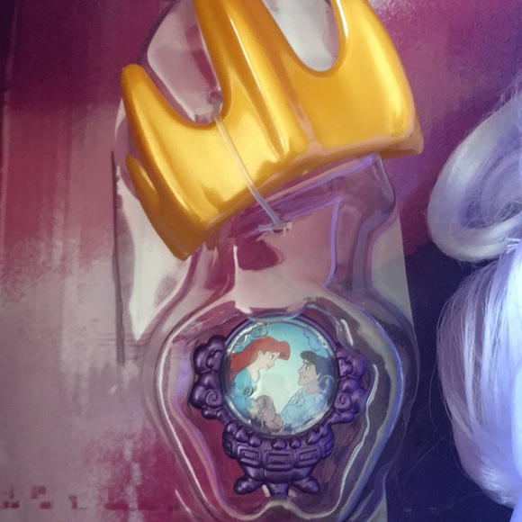 DISNEY Villains Ursula Styling Head - Purple and Black (Opened Box) Large Size - Picture 4 of 14